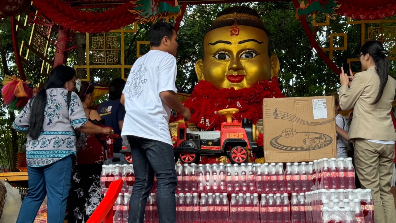 เลขเด็ดงวดนี้ แก้บนกุมารทองเจ้าสัวเฮง ให้โชคถูกรางวัลที่ 2 