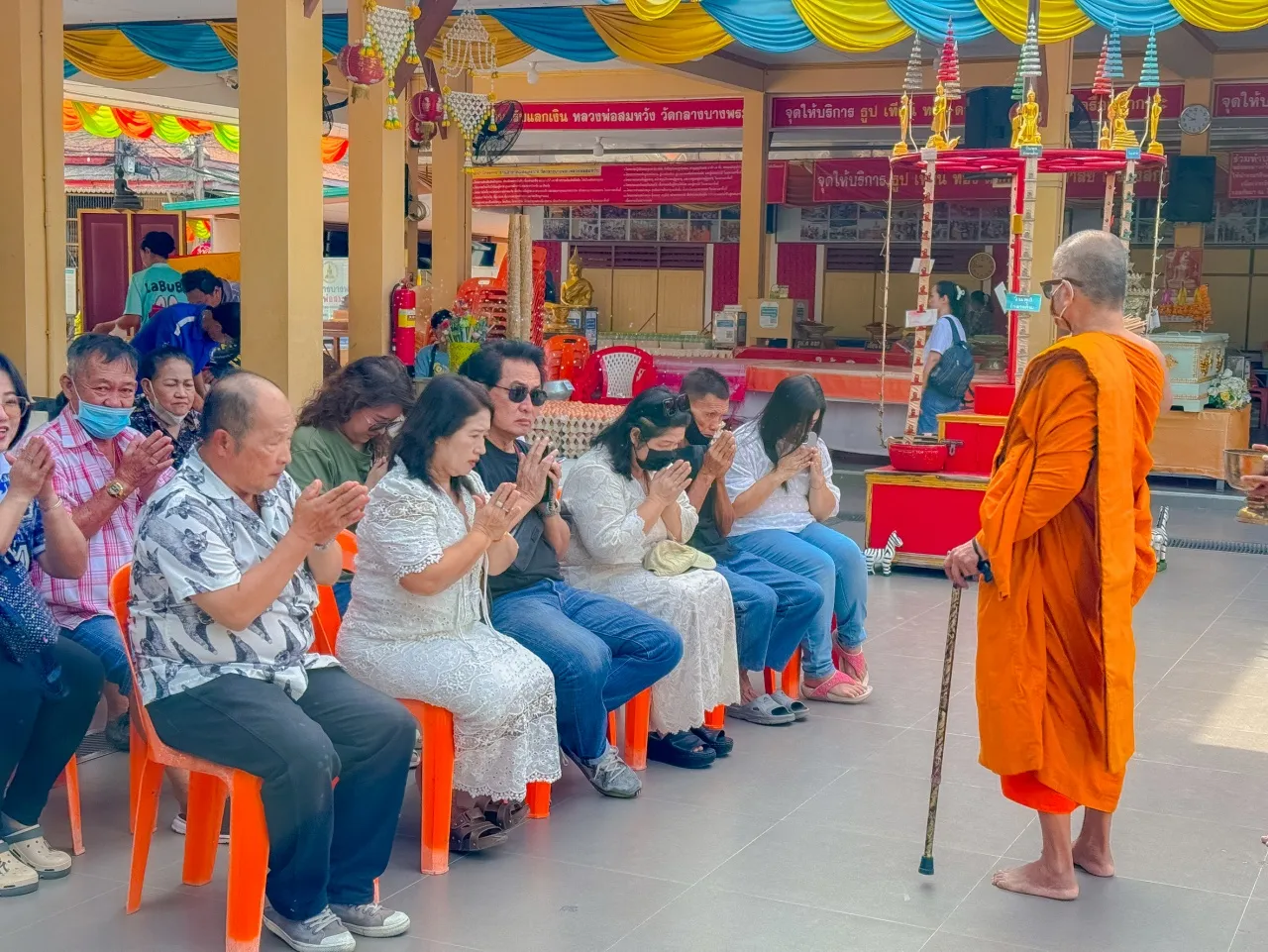 เลขเด็ดงวดนี้ แม่ดาราชาย แก้บน"หลวงพ่อสมหวัง" พร้อมจุดธูป ลุ้นเลขเด็ด