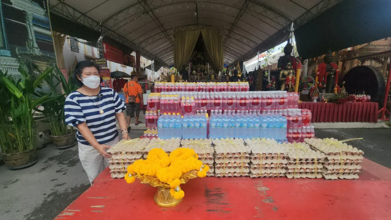 ส่องเลขเด็ด พระเงินพระทอง หลังสาวใหญ่มาแก้บน